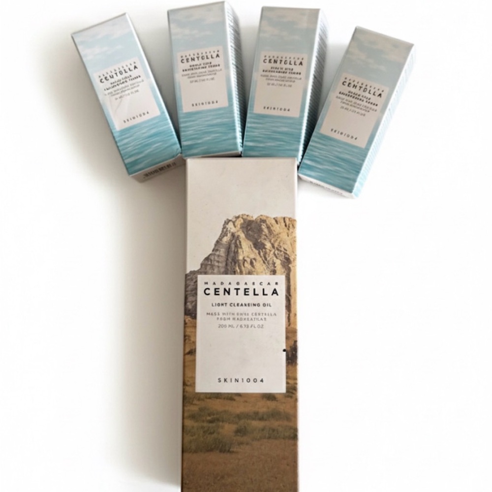 Madagascar Centella Light Cleansing Oil & Toner Bundle